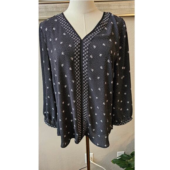 Talbots Boho Dotted Floral Long Sleeve V-Neck Top Women Size M Black White Work - Picture 1 of 5